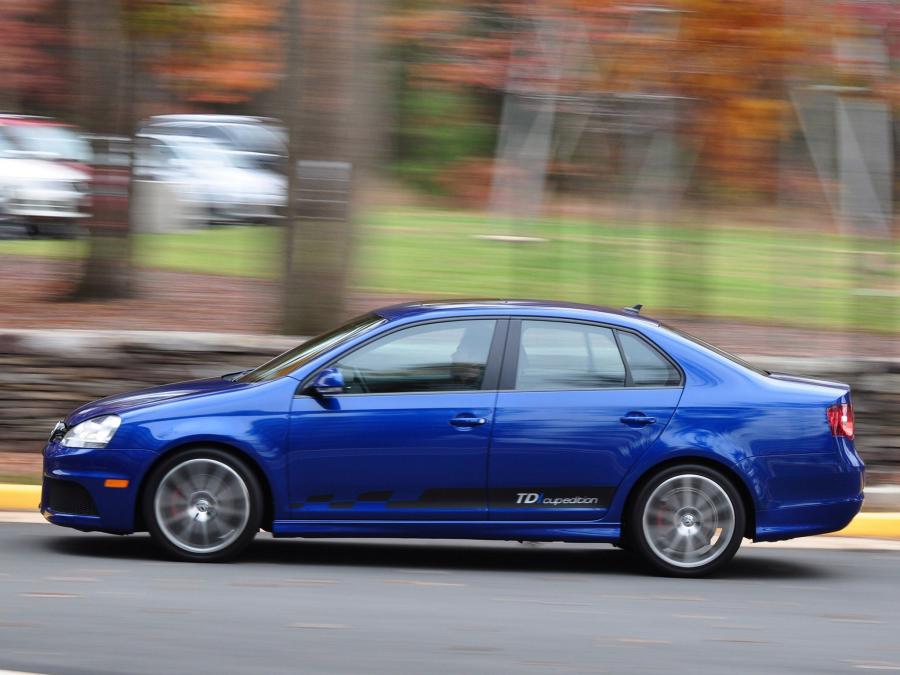  Volkswagen Jetta TDi Street Cup Edition 2010 года  (фото 41 из 41)